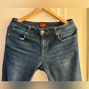 HUGO BOSS STRAIGHT LEG JEANS SIZE 31